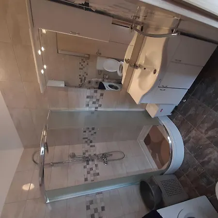 Cozy With Private Balcony - Comfort Two Bedroom *